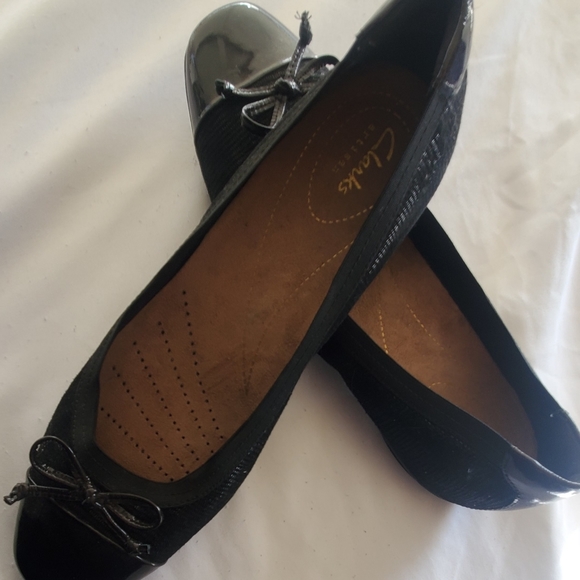 Candra Glow by Clarks ( size 11) - Picture 2 of 5